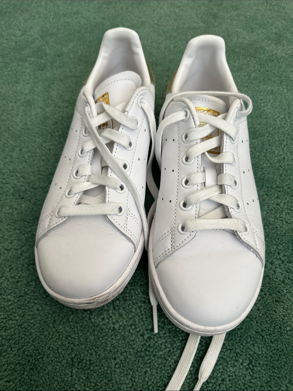 Women's White Leather Low-Top Sneakers with Gold Heel Accent